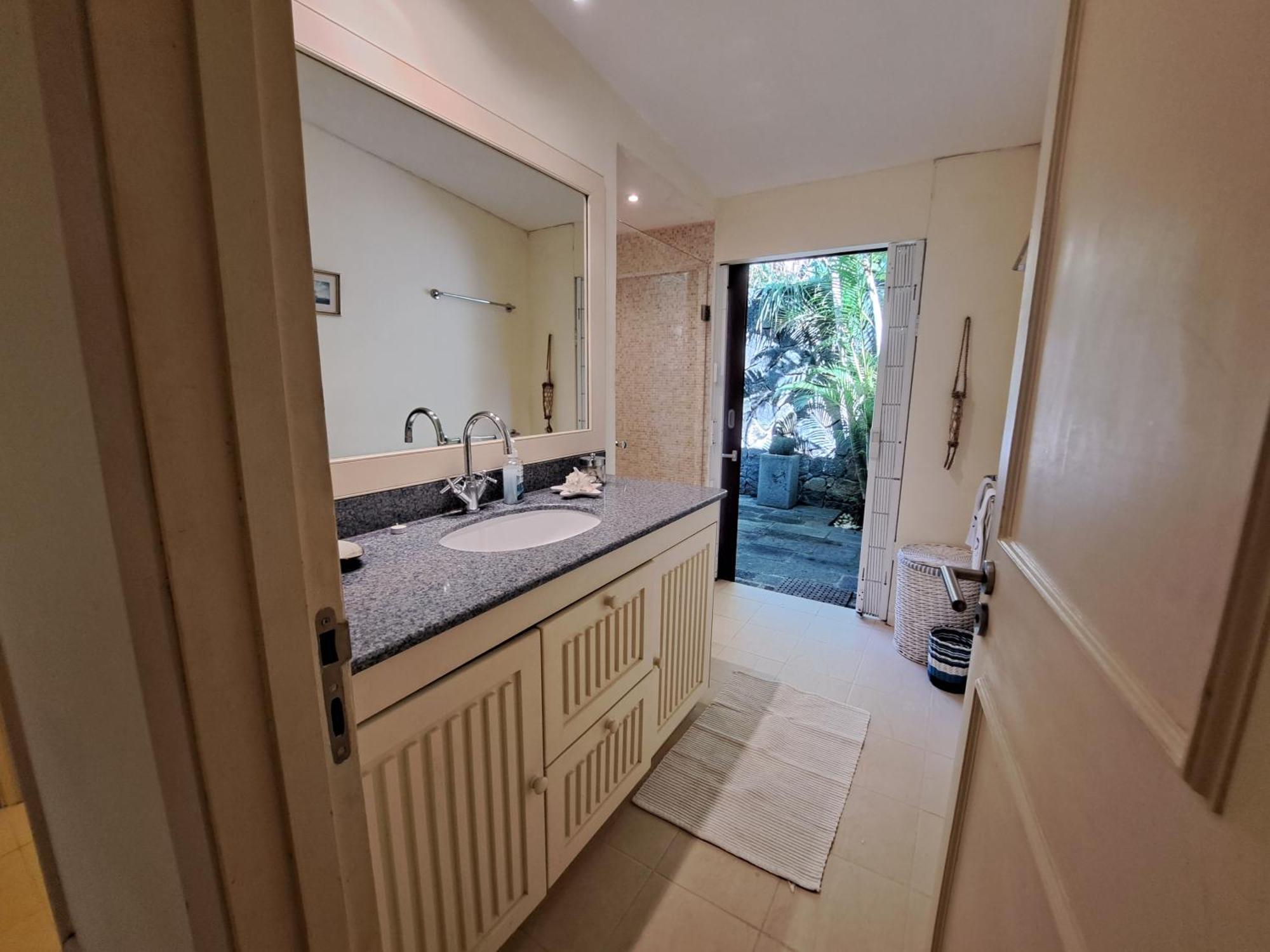 Clair De Lune - Private 2 Bedrooms Beachfront Villa Trou d'Eau Douce Esterno foto